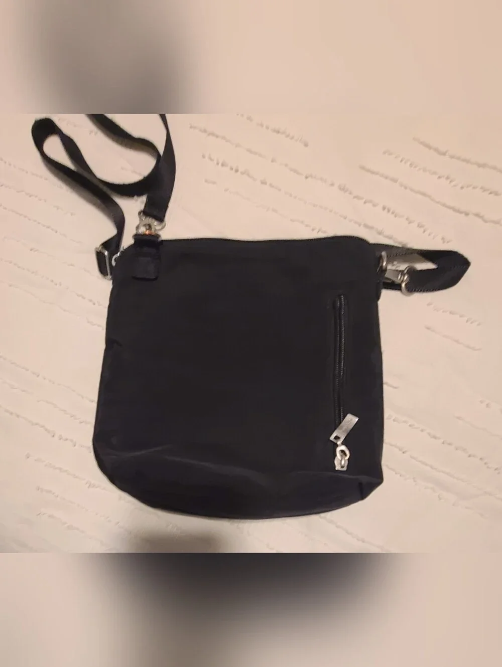 Baggallini Black Crossbody Bag Zip Closure Lined Inner & Outer Pockets
